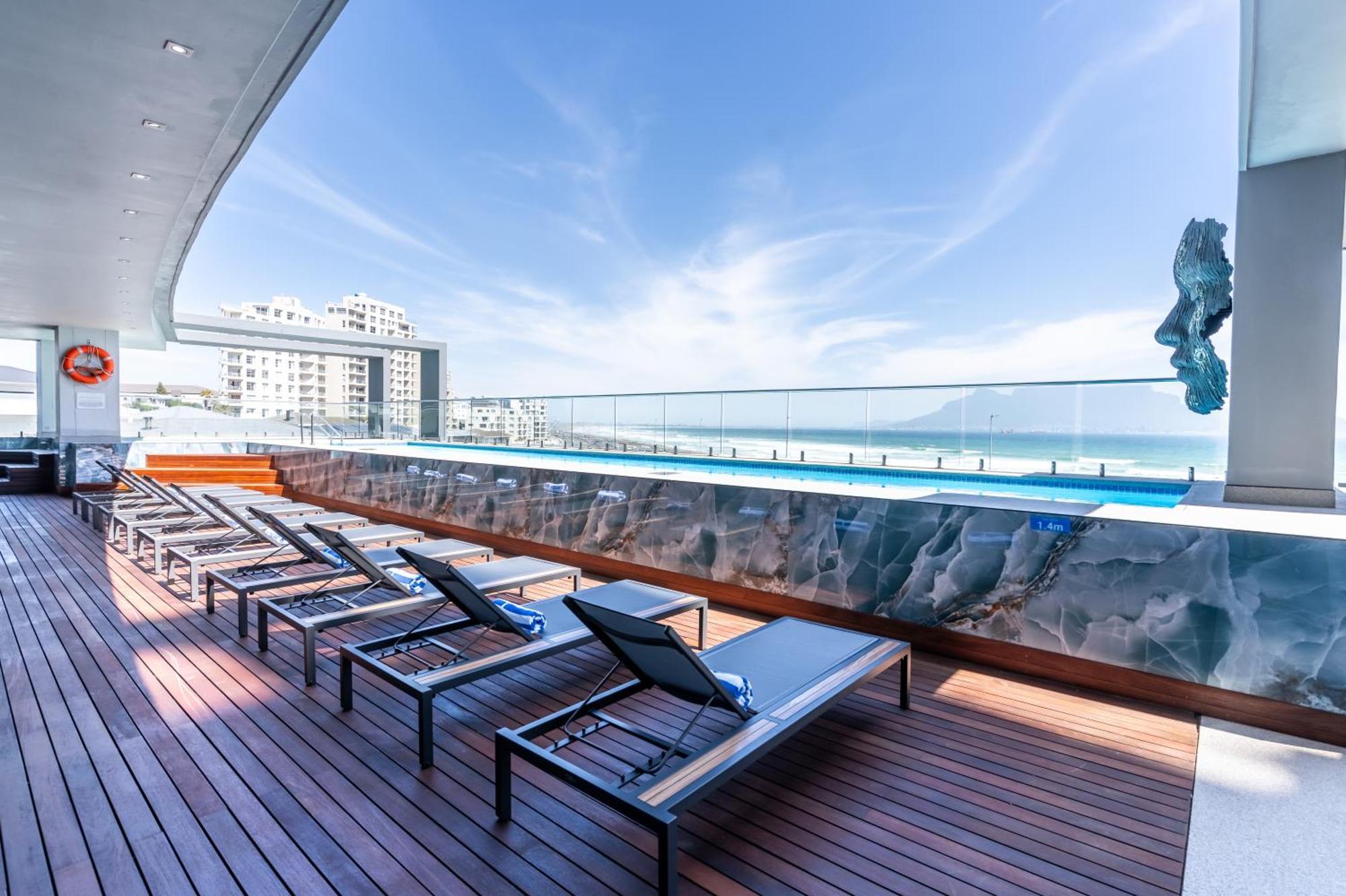 Blaauwberg Beach Hotel Блуберґстранд Екстер'єр фото