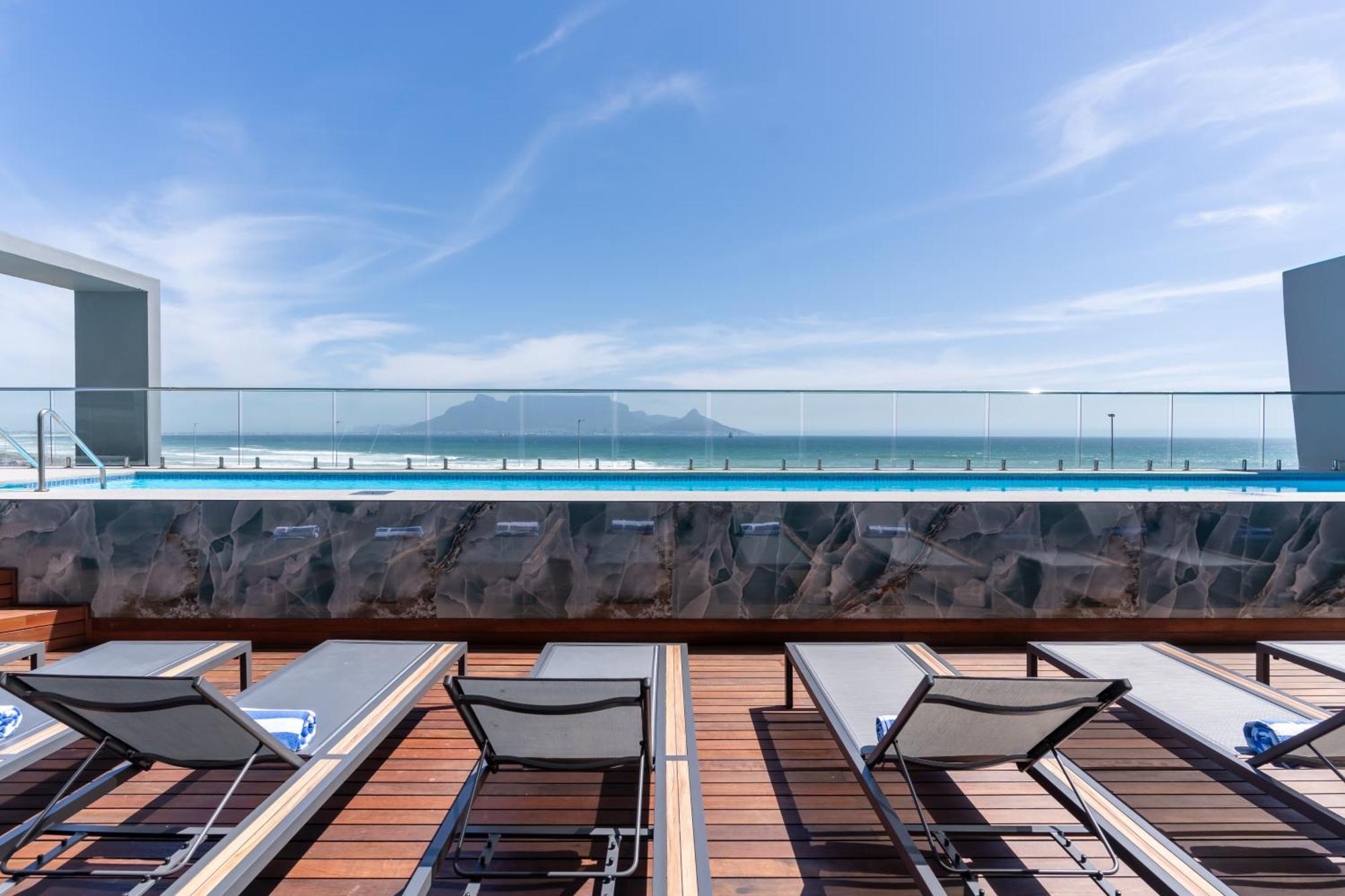 Blaauwberg Beach Hotel Блуберґстранд Екстер'єр фото